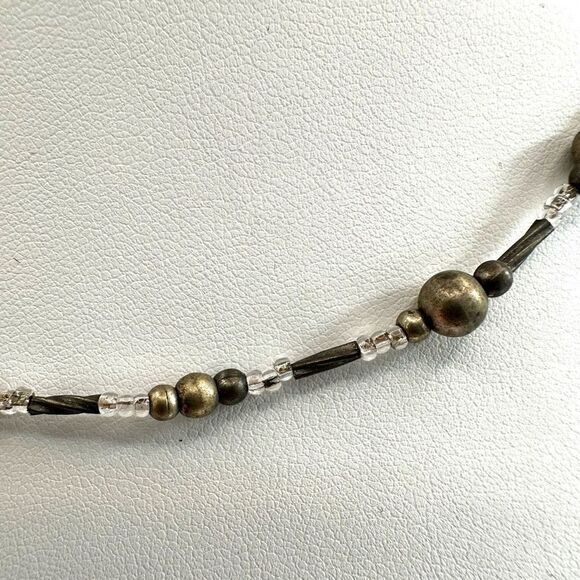 Grey beaded necklace - Picture 6 of 8